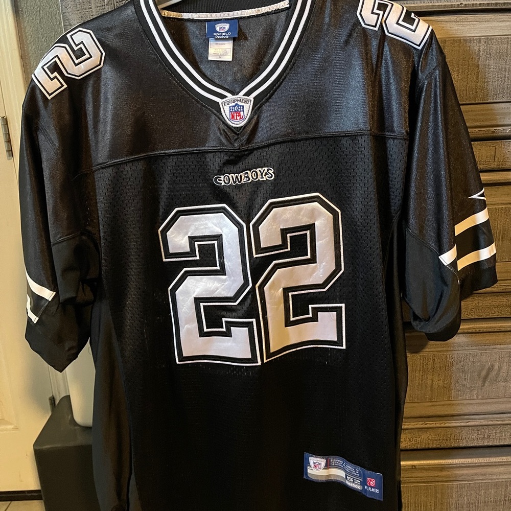 Cool Emmitt Smith Old School Jersey excellent condition Loved it!